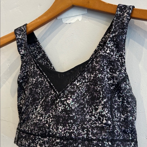 Lululemon In A Flash Bra - Picture 5 of 11